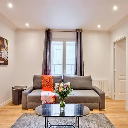 Urban Flat 104 - Opera Perfect Flat Apartment